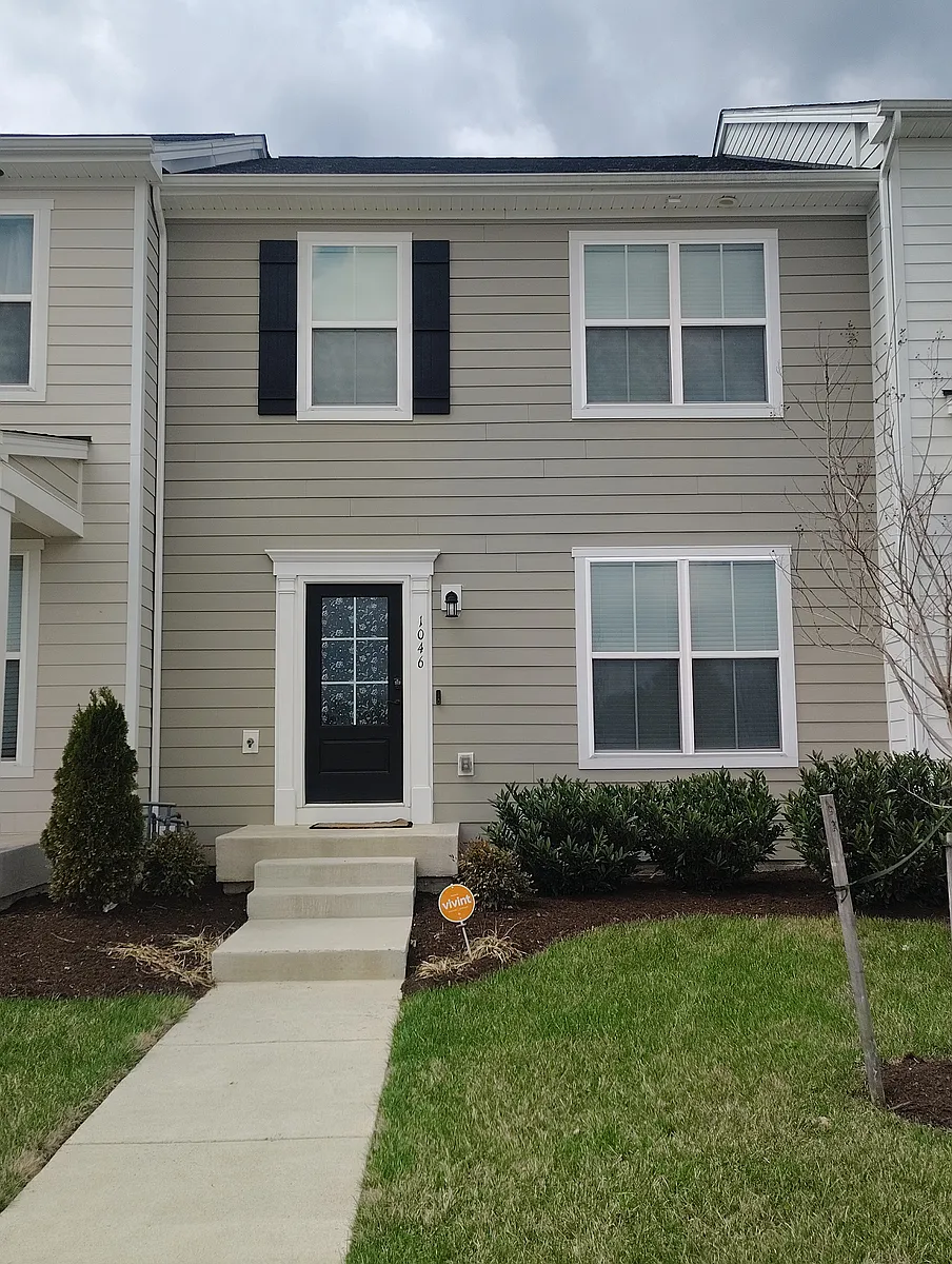 Building Photo - 1046 Westhill Pkwy
