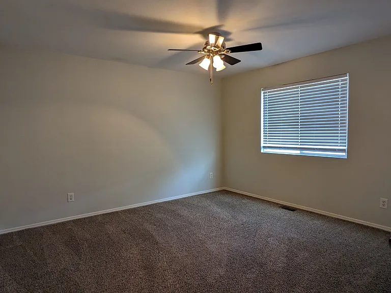 5444 Hicks Dr — Photo 9