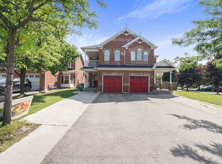 836 Golden Farmer Way, Mississauga, ON L5W 1A8