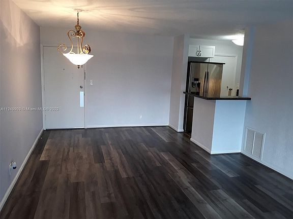 4th image of 3040 NE 16th Ave APT 412