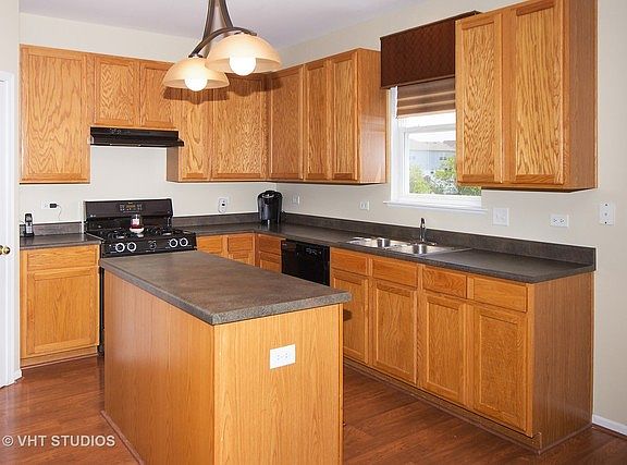 3rd image of 16425 W Lanfear Dr