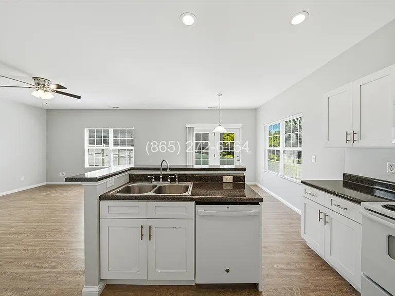 4807 Fennel Rd NE — Photo 11