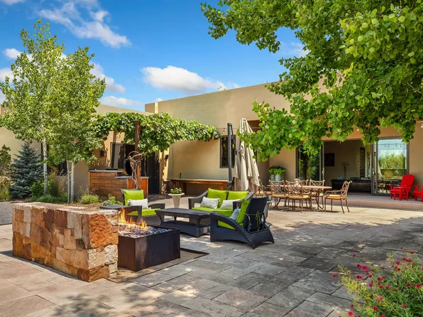 1858 Palacio Ln, Santa Fe, NM 87505