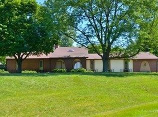 7108 White Barn Rd, Crystal Lake, IL 60012