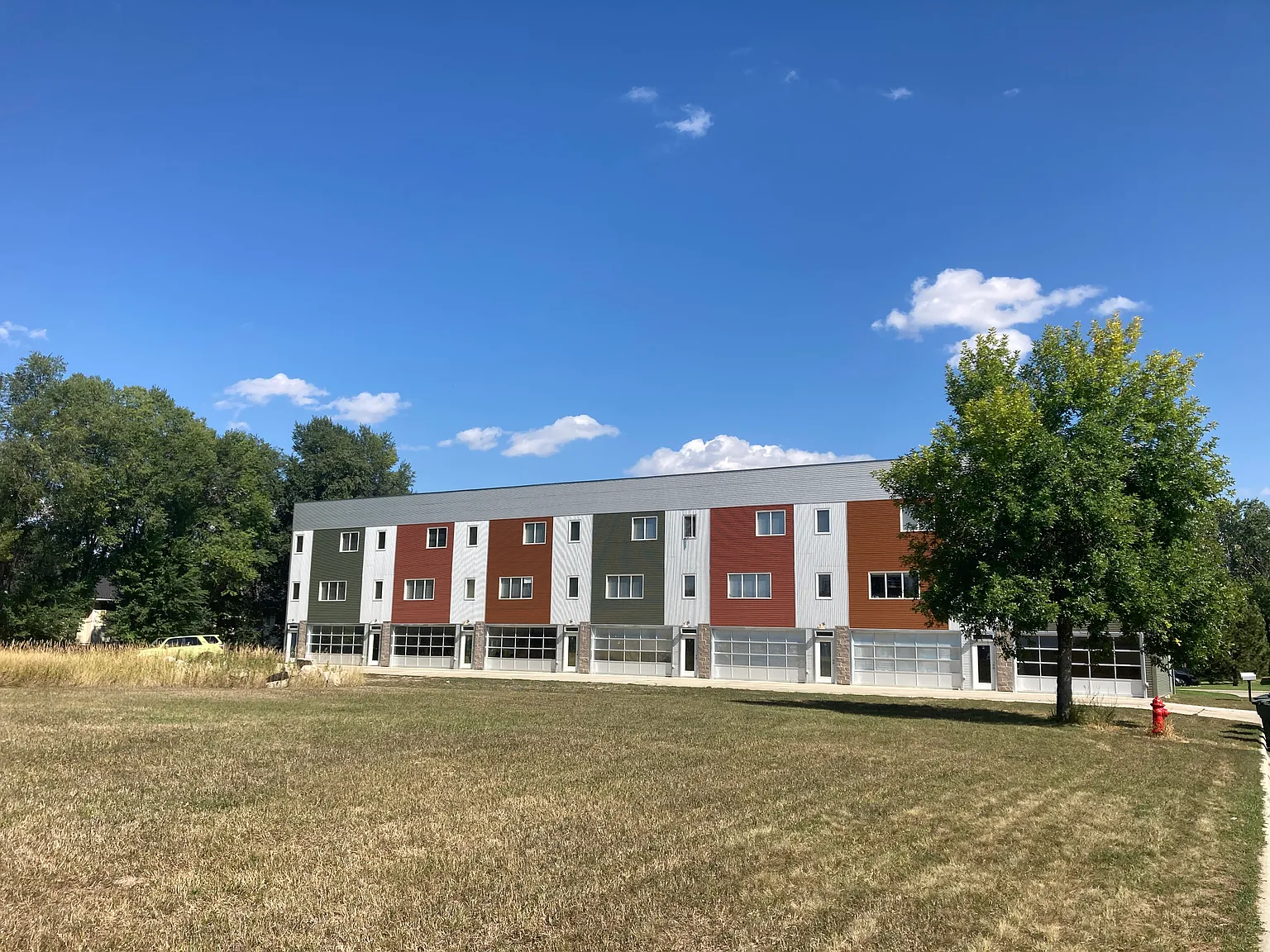 1 bed, 1.5 bath, 1100 sqft, $1,650 — Photo 3