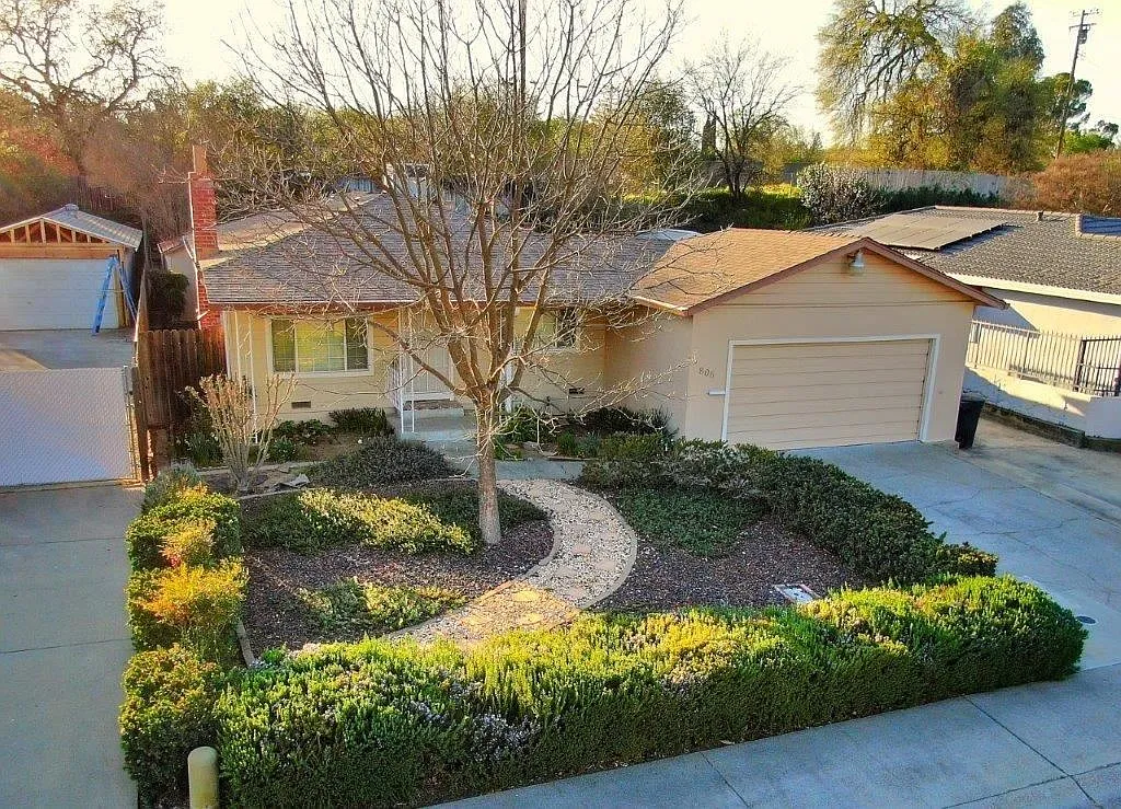 806 Elisa Way photo 1