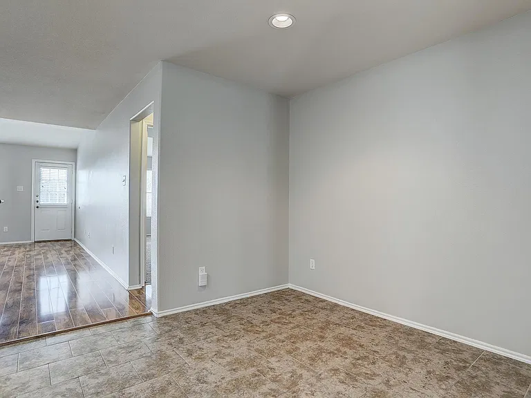 223 Sunset Colony Dr — Photo 9