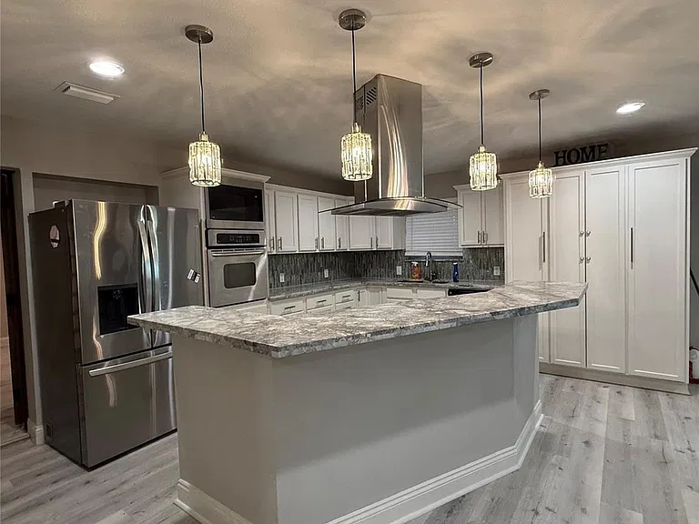 4406 Mallard Dr — Photo 3