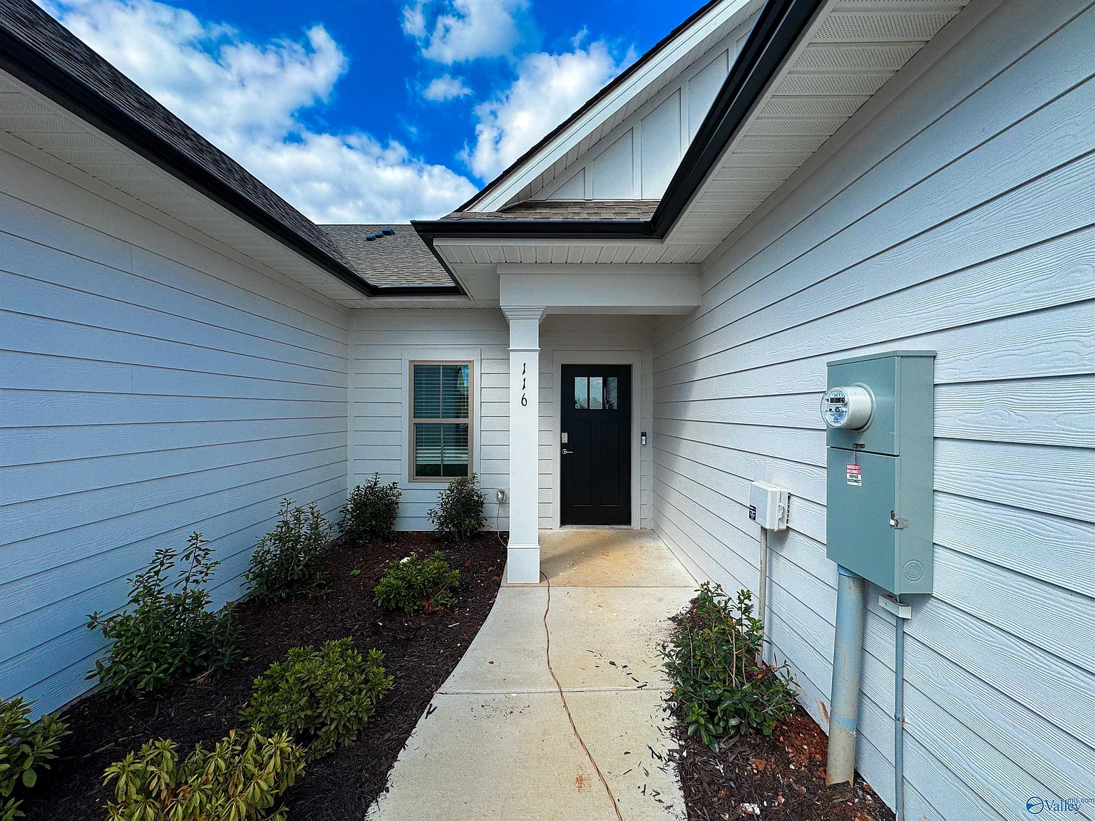 3 bed, 2.0 bath, 1837 sqft, $1,950 — Photo 4