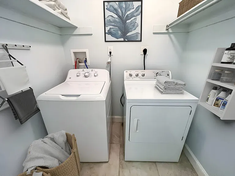 105 Runnymede Ave — Photo 17