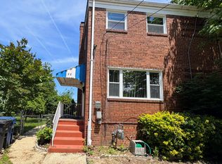 22 Underwood Pl, Alexandria, VA 22304
