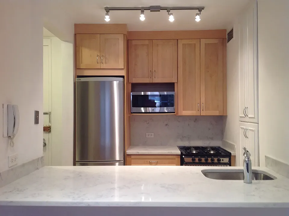 300 Albany St #5B