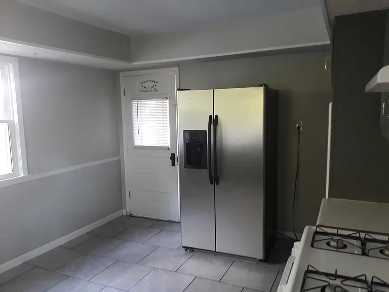 707 E Carol St — Photo 9