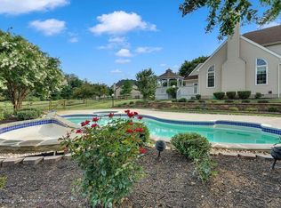 17 E Kincaid Dr, West Windsor, NJ 08550