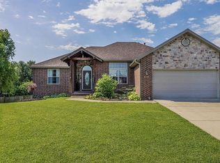 3190 N Dickerson Ave, Springfield, MO 65803