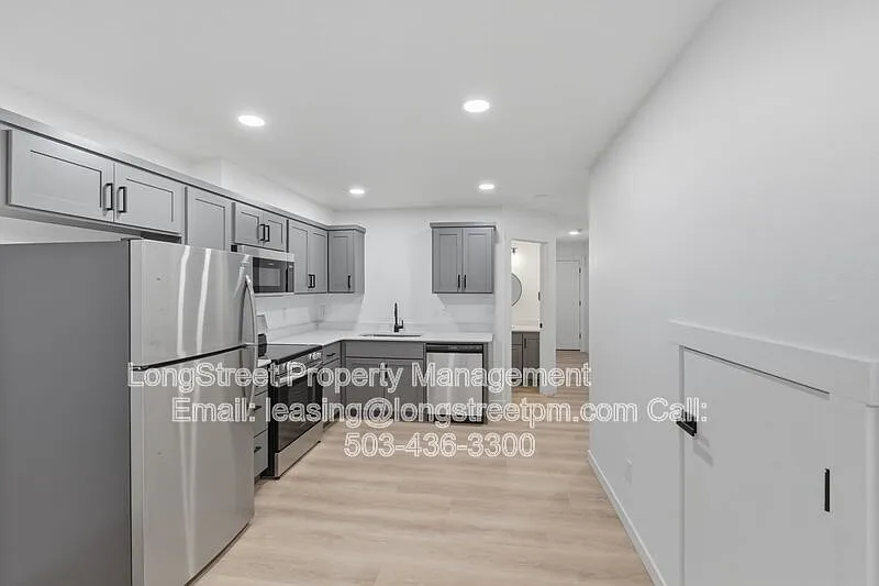 Building Photo - 804 S 19th St