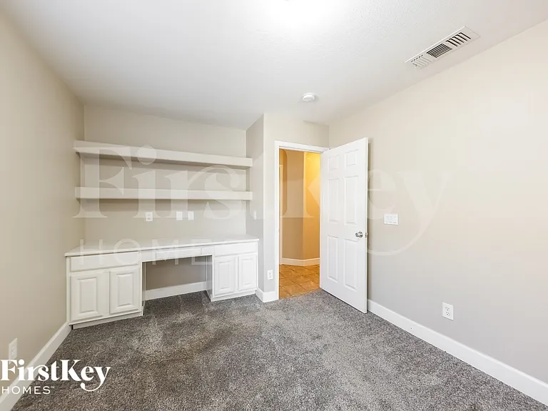 18139 N 113th Ave — Photo 13