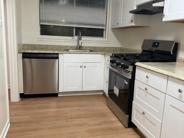 10687 Weymouth St APT 104, Bethesda, MD 20814