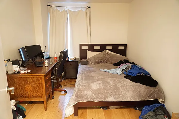 Rented by Manhattan Apartment Organization | media 76