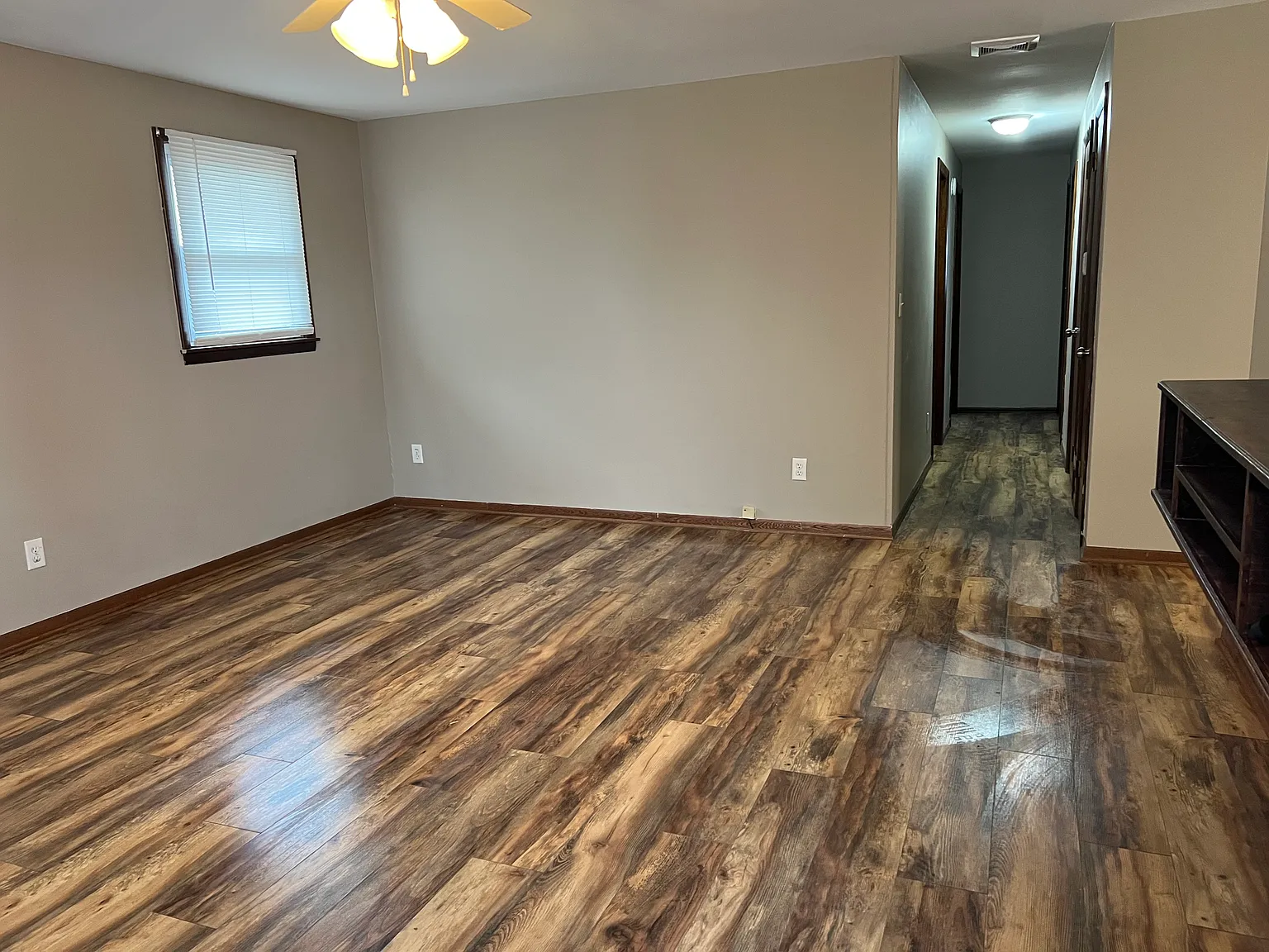 3 bed, 1.5 bath, 1120 sqft, $1,900 — Photo 4