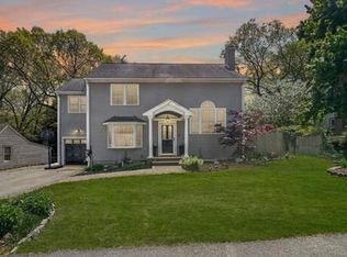 65 Macarthur Rd, Natick, MA 01760