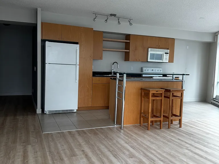 373 Front St W #1510 — Photo 4