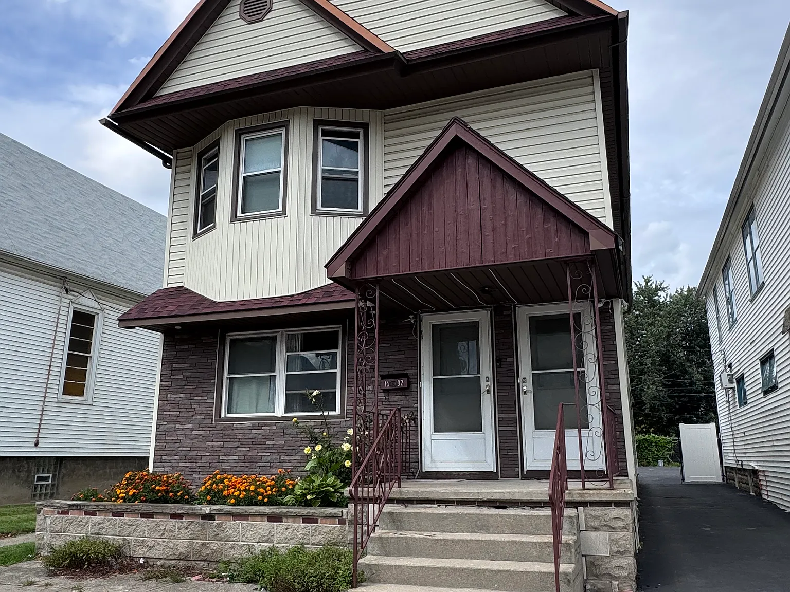 2 bed, 1100 sqft, $1,200 — Photo 2