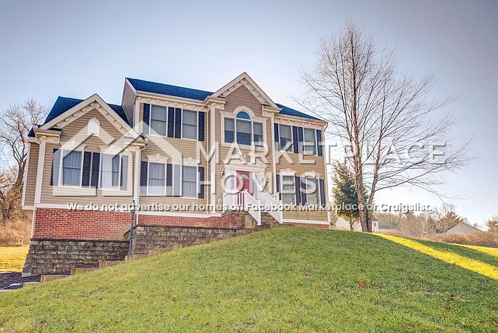 4 bed, 4.5 bath, 3000 sqft, $3,525 — Photo 2