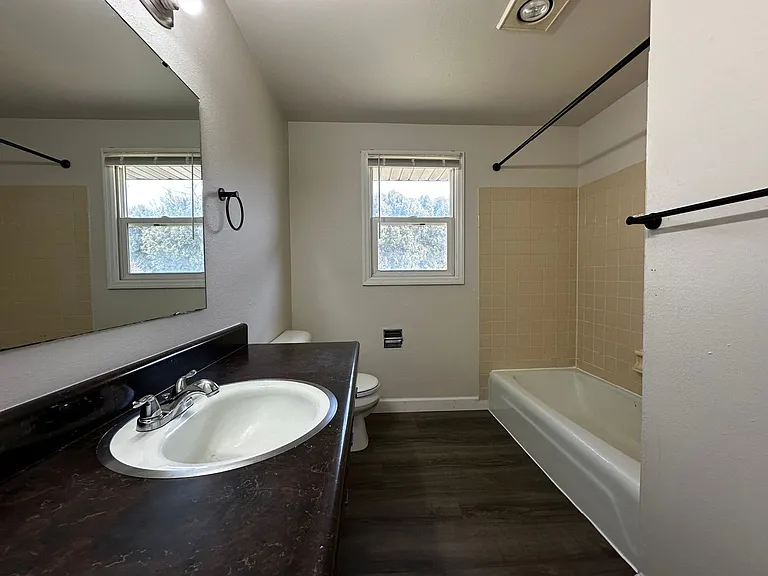2746 Nicolet Dr — Photo 16