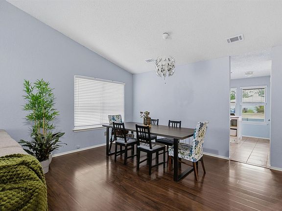 5th image of 4817 Pelham Dr