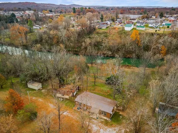 301 W Everett St, Sparta, TN 38583