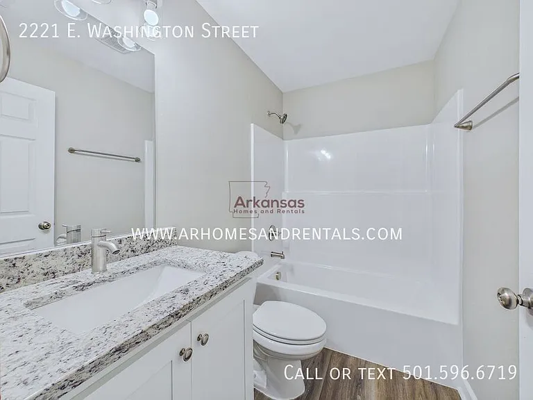 2221 E Washington Ave — Photo 6