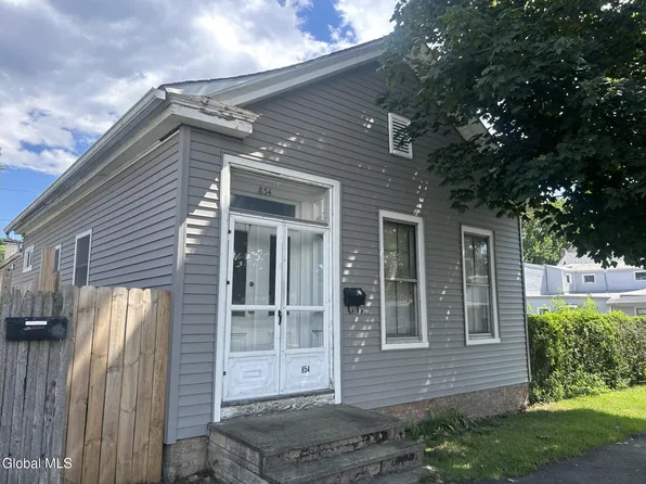 854 5th Avenue, Troy, NY 12182