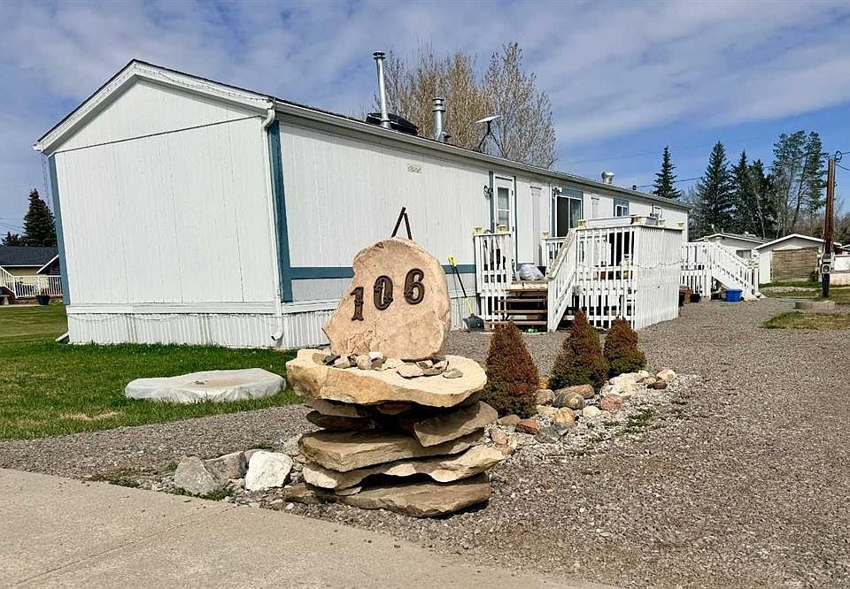 1st image of 106 3rd Ave S