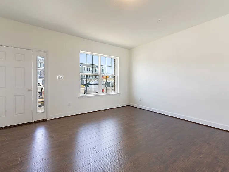 261 Homestead Dr — Photo 3