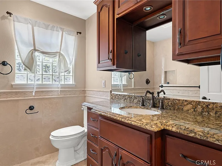 5081 Howard Ave — Photo 19