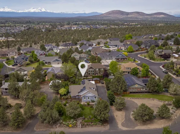 3687 SW 35th St, Redmond, OR 97756