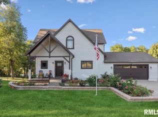 3930 Brandy Ln, Clinton, IA 52732