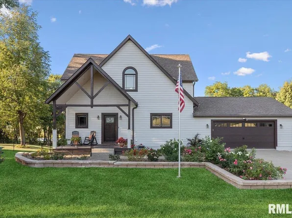 3930 Brandy Ln, Clinton, IA 52732