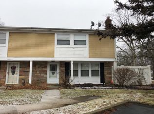 4B Jamestown Ct, Ridge, NY 11961