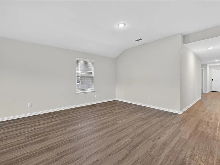 102 Goel St — Photo 10