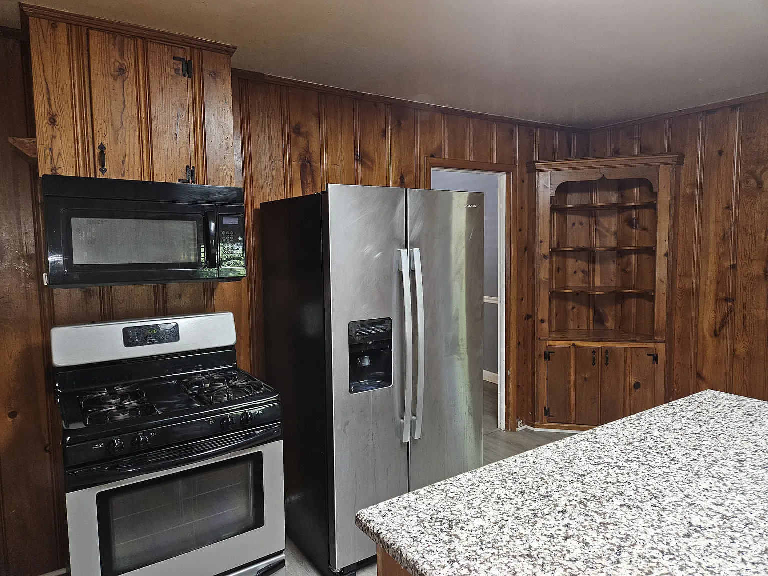 3 bed, 1924 sqft, $1,500 — Photo 4