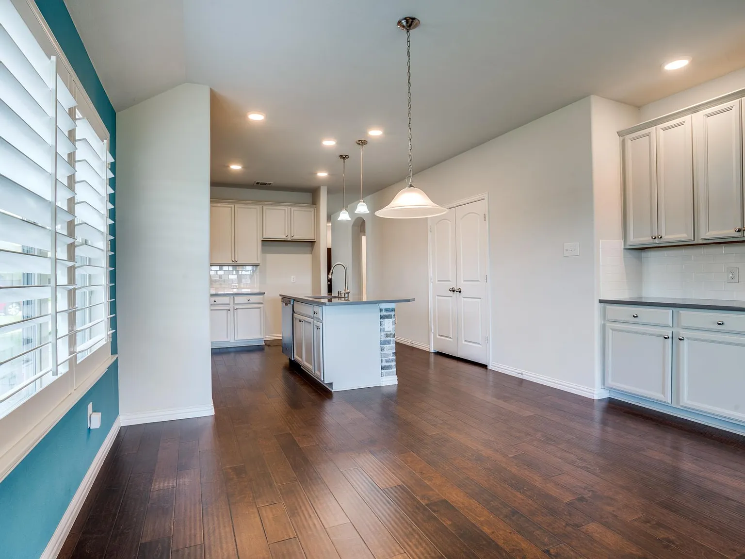 4 bed, 2071 sqft, $2,400 — Photo 3