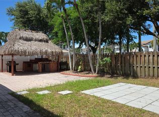 16431 SW 60th Ter, Miami, FL 33193