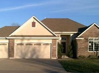 401 S Fox Ridge Dr, Raymore, MO 64083