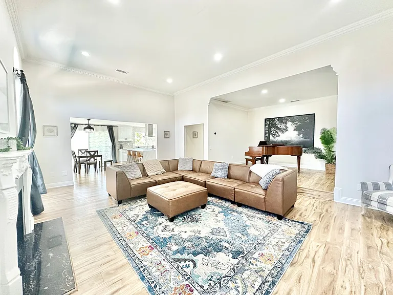 9431 W Lilac Rd #1 — Photo 24