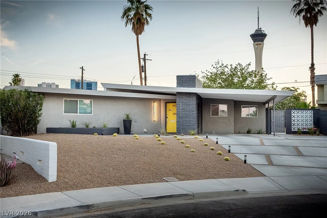 3 bed, 2.0 bath, 2036 sqft, $2,350 — Photo 1