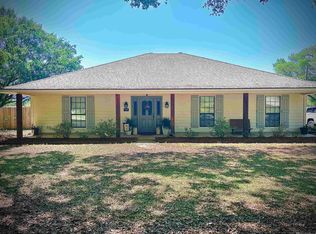 5665 Fennwood Dr, Zachary, LA 70791