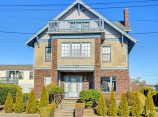 2515 Belvidere Ave SW, Seattle, WA 98126