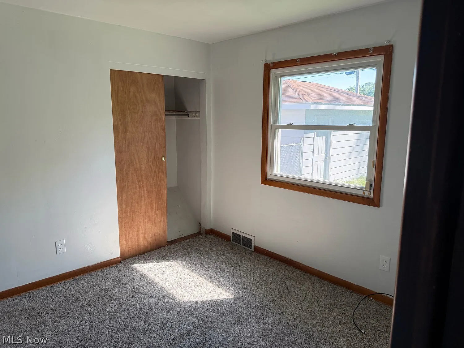 3 bed, 1.0 bath, $1,400 — Photo 4